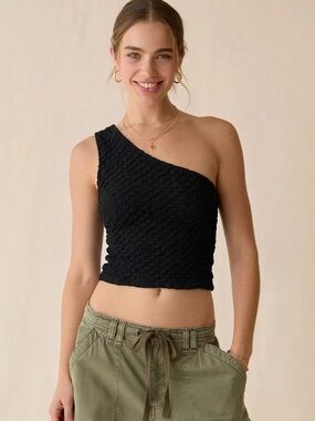 UO Silence + Noise Dion Textured Knit One-Shoulder Cropped Top Medium